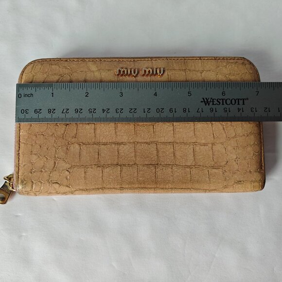 MIU MIU Crocodile-embossed Leather Zip Around Wallet Beige - Picture 13 of 15